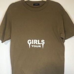 SOSORELLA BOUTIQUE T SHIRT